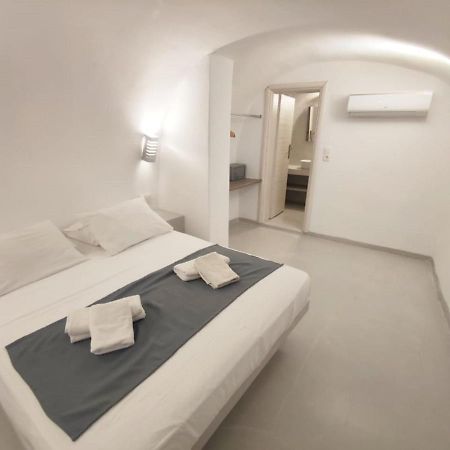 Fira Getaway - Economy Basement Rooms Exteriér fotografie