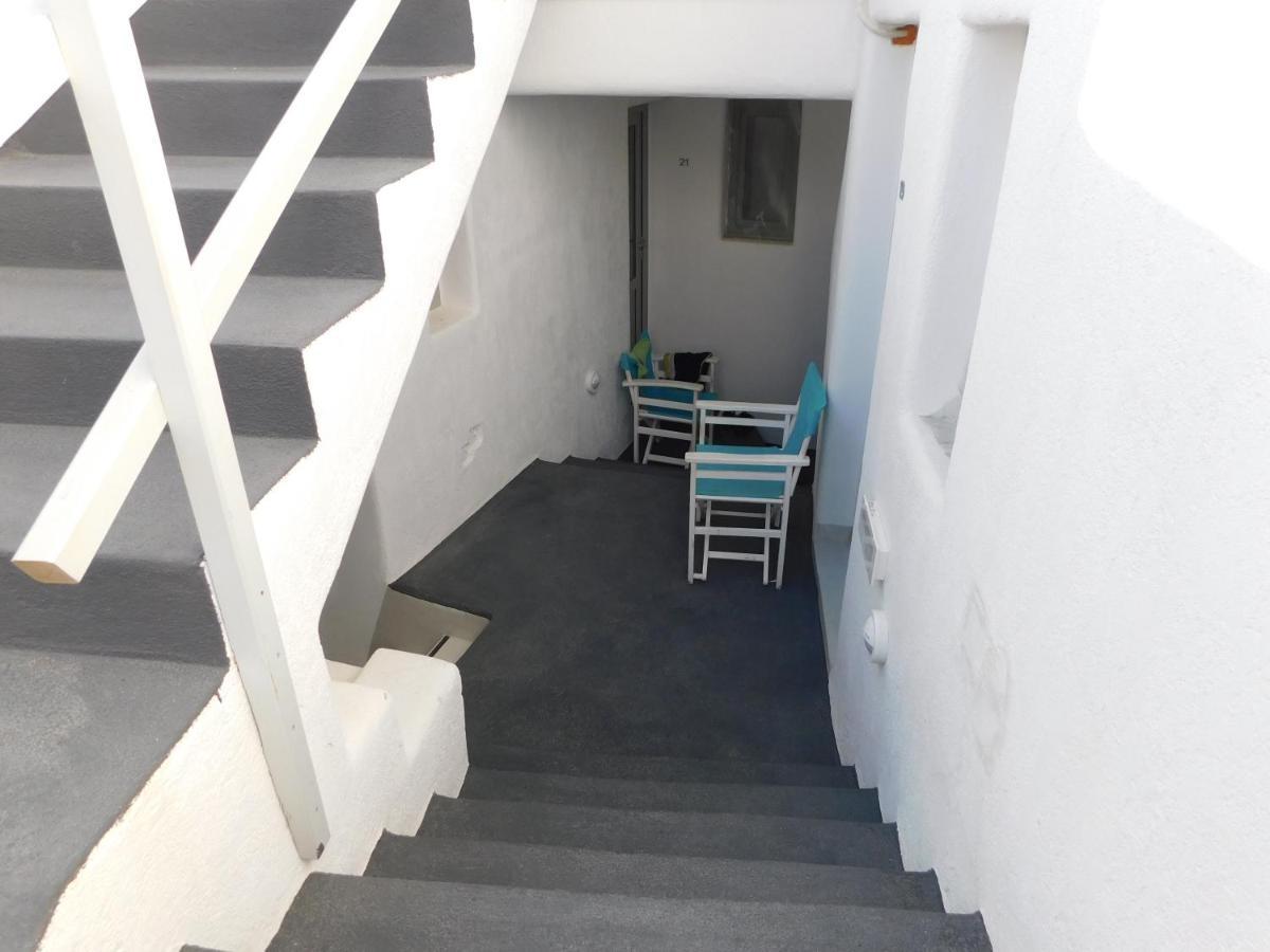 Fira Getaway - Economy Basement Rooms Exteriér fotografie