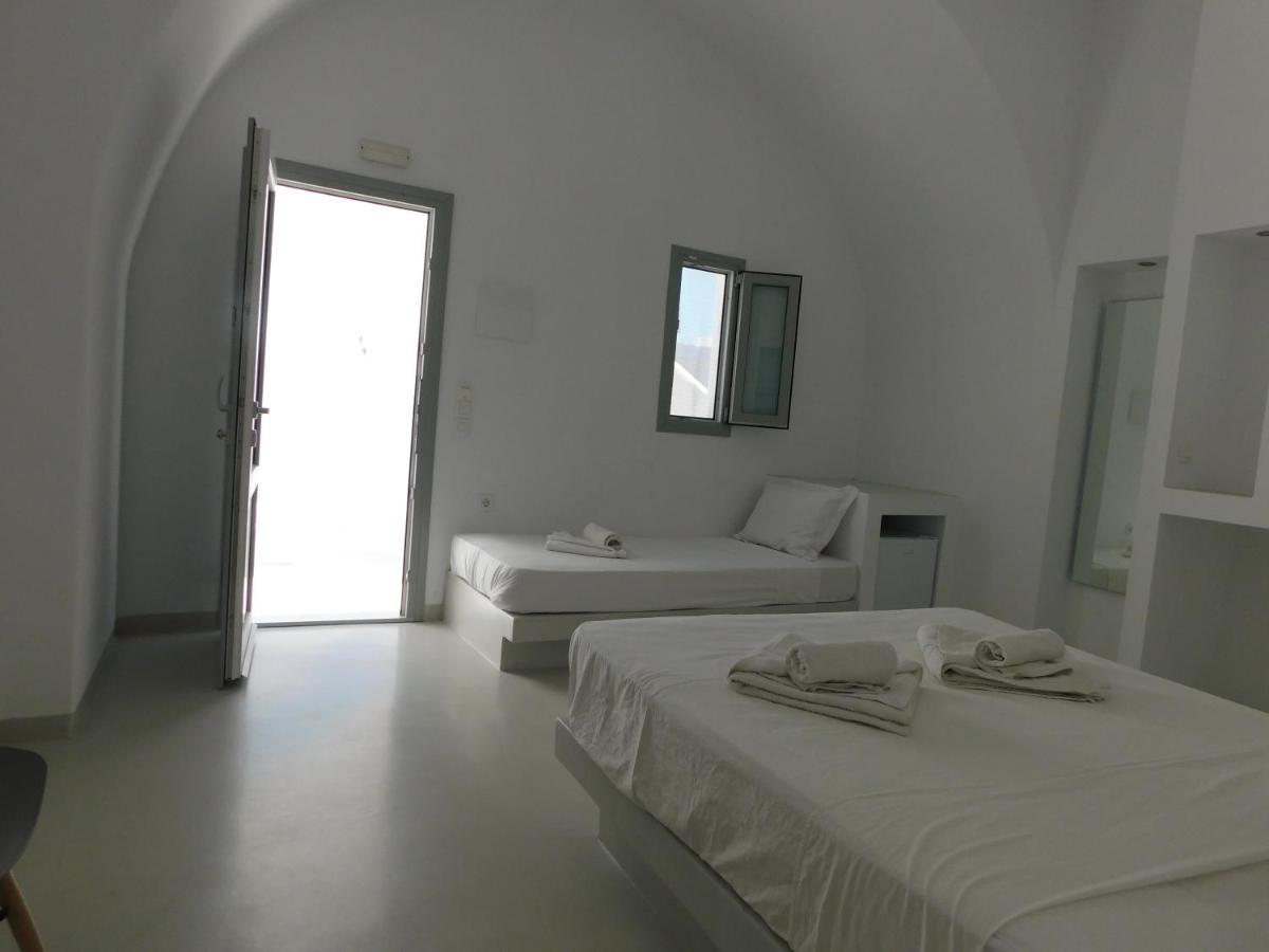 Fira Getaway - Economy Basement Rooms Exteriér fotografie