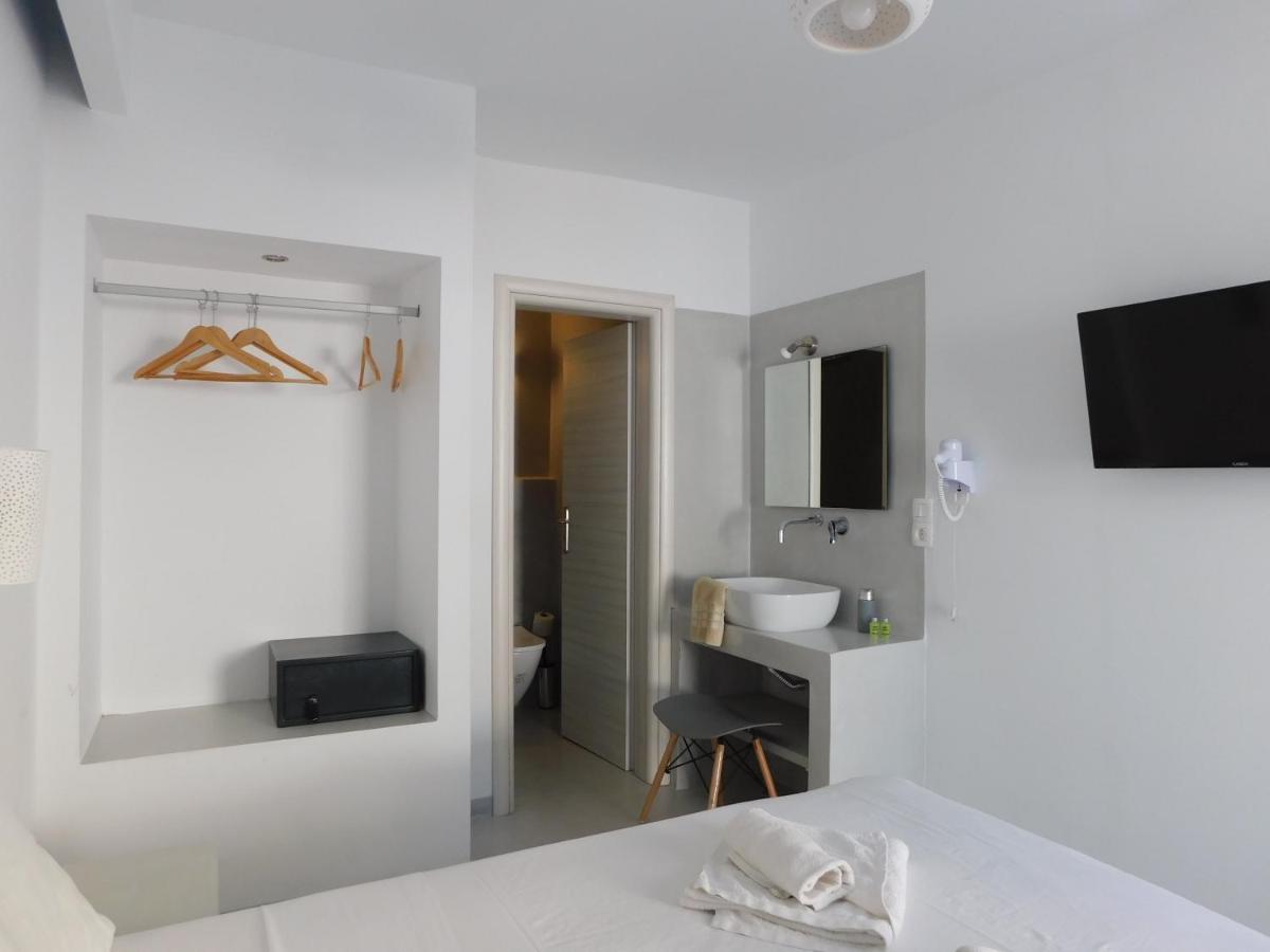 Fira Getaway - Economy Basement Rooms Exteriér fotografie